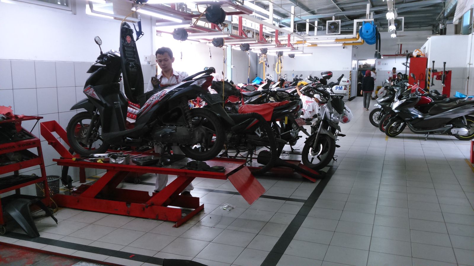 Mekanik Cilacap yang Siap Menjawab Masalah Motor Anda